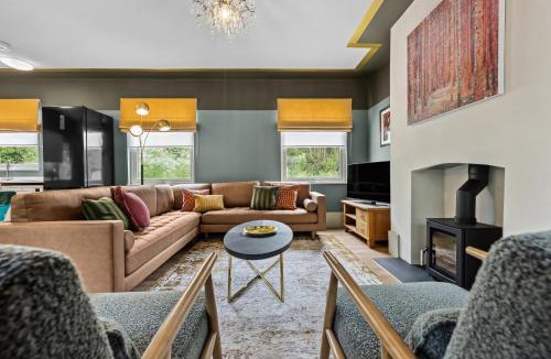 Cambridge House | The Old Station 4BR Retreat Near Cambridge