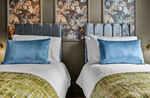 Cambridge House | The Old Station 4BR Retreat Near Cambridge
