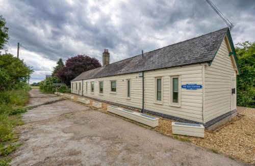 Cambridge House | The Old Station 4BR Retreat Near Cambridge