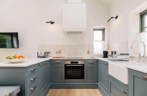 Quedgeley House | The Old Workshop, Combrook