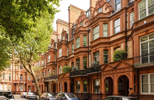 Belgravia Apartment | The Pavilion Road Suite next to Sloane Square