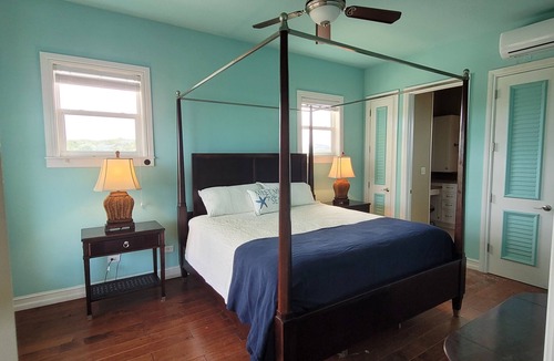 Salt Pond Cabin | The Penthouse Suite Sunset Views Long Island Harbour Club