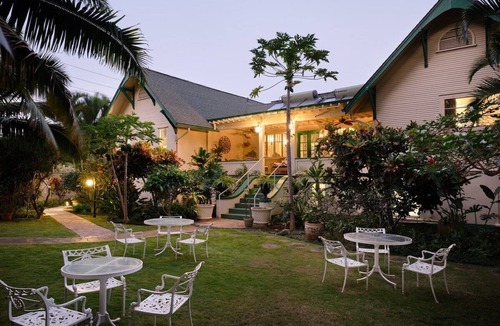 Wailuku Bed & Breakfast | The Pikake Suite - Serene Hideaway