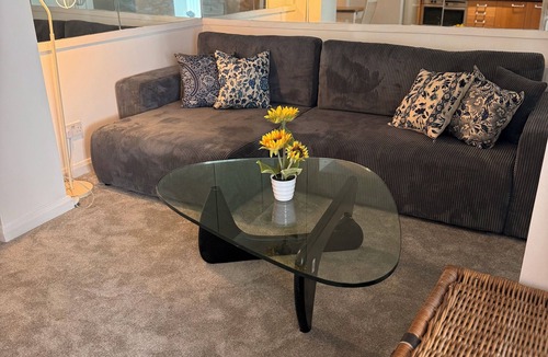Haverstock Apartment | The pink house