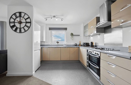 Northampton Apartment | The Pinnacle by Cotels