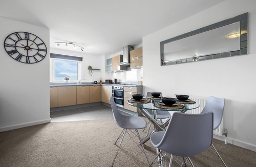 Northampton Apartment | The Pinnacle by Cotels