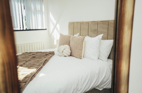 Barrow-on-Trent Apartment | The Queensferry Collection - Residence 7