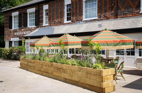 Chilworth Hotel | The Ragged Robin - A Heartwood Inn