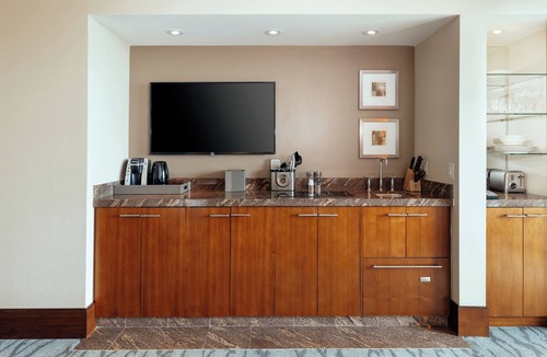 Paradise Island Apartment | The Reef at Atlantis - Studio Harbor View with Full Resort Benefits