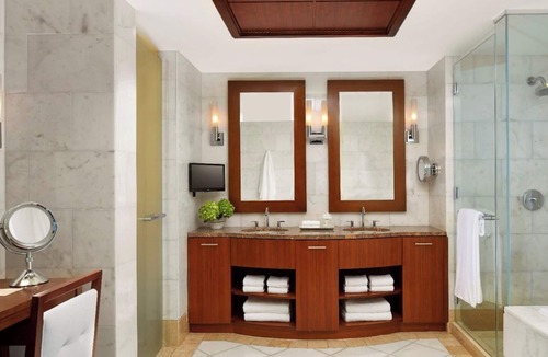 Paradise Island Resort | The Reef at Atlantis - 2 Bedroom Suite Topaz with Full Resort Benefits
