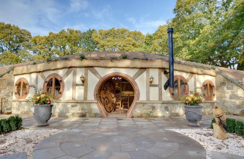 Ewhurst Green House | The Round Door Vineyard Cottage/Storybook Reteat