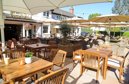 Ascot Hotel | The Royal Foresters, Ascot, Berkshire - Acorn Pubs
