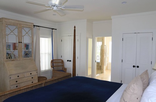 Schooner Bay Hotel | The Sandpiper Inn & Cottages