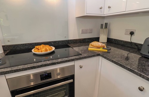 Horton House | THE SHEILING, pet friendly, luxury holiday cottage in Rudyard Lake