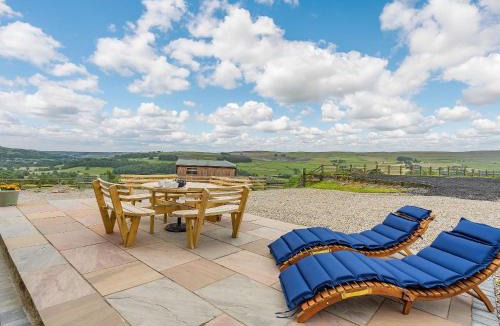 Eastgate House | The Stables
