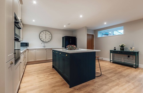Little Stukeley Cottage | The Stables Stylish 4-Bed Dog Friendly Garden