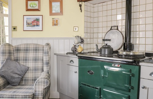 Ruswarp Cottage | THE STATION HOUSE, pet friendly, character holiday cottage in Ruswarp