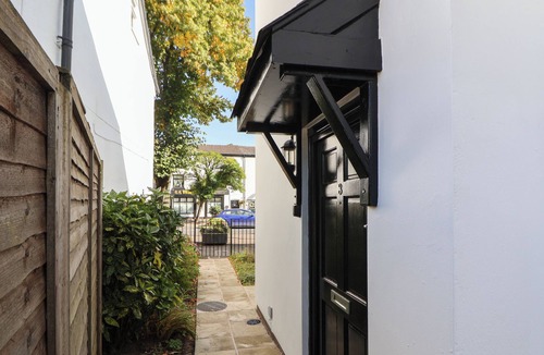 Newton-le-Willows Cottage | THE STOCKS, family friendly in Newton-Le-Willows, Merseyside