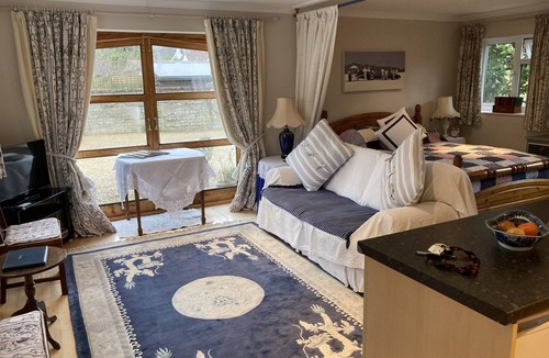 Trowbridge Bed & Breakfast | The Studio