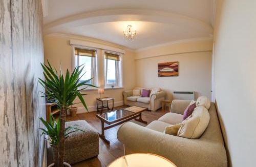 Whitby Apartment | The Whitby Prospect, large apartment, fantastic views & parking