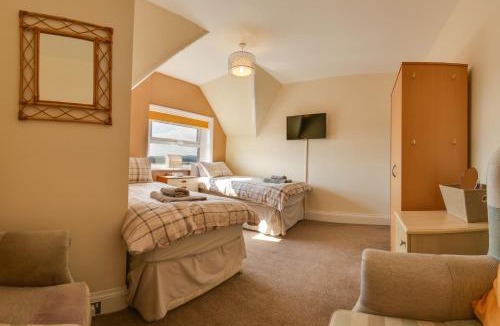 Whitby Apartment | The Whitby Prospect, large apartment, fantastic views & parking