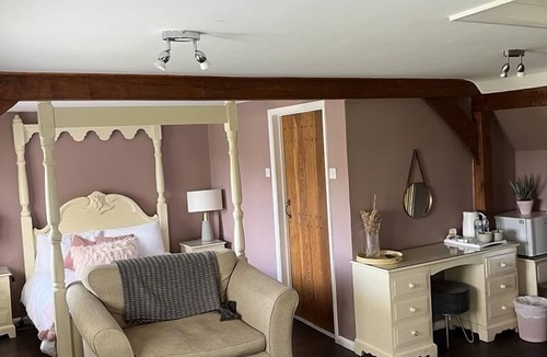Withersfield Bed & Breakfast | The White Horse