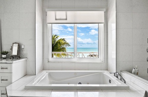 Palm Cay Villa | The White House - Exclusive Luxury Beachfront Villa - Private White Sand Beach