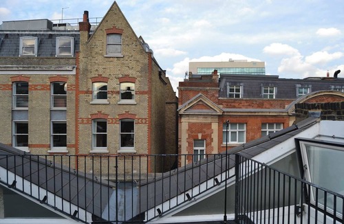 Fitzrovia Apartment | The Writers' Townhouse