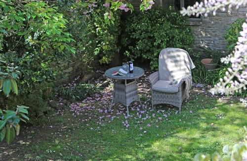 Lower Slaughter Cottage | Thimble Cottage, Lower Slaughter - sleeps 2 guests in 1 bedroom