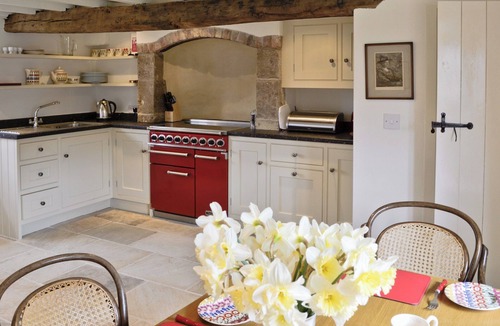 Scawton Cottage | This beautiful 17th century detached thatched cottage overlooks Rievalux Abbey.