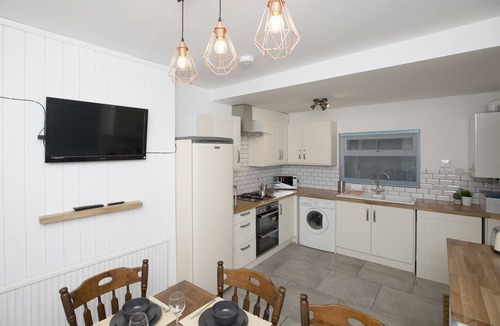 Sneinton House | This Pristine&Spacious 5bed secure home awaits you