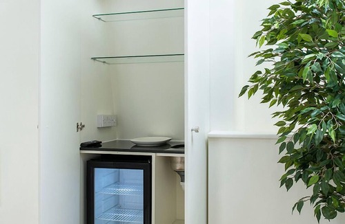 South Kensington House | Three level home, balcony, quiet neighborhood, Kensington