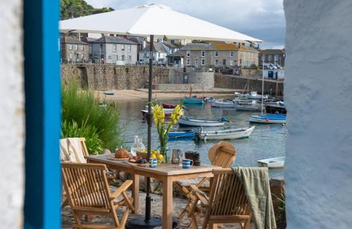 Mousehole House | Tides Reach - Free WiFi - Harbourside - Coffee Machine
