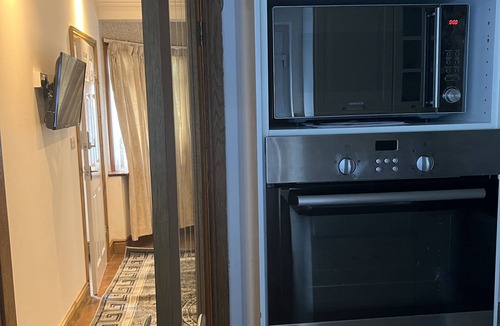 Manor Bed & Breakfast | TJ Homes