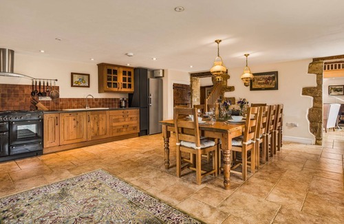 Andoversford Cottage | Tom's Barn - sleeps 10 guests in 5 bedrooms