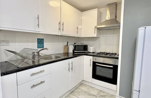 Fitzrovia Apartment | Tottenham Flats by PrimeCityHosts 2F