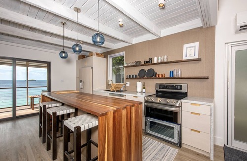 Savannah Sound Cottage | Touch of Class Cottage, A Beachfront Cottage on the Warm Calm Caribbean