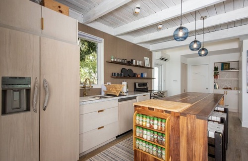 Savannah Sound House | Touch Of Class Cottage 2 Bedroom Home