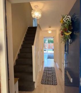 Eaton Socon House | Town Centre spacious 4 bed town house