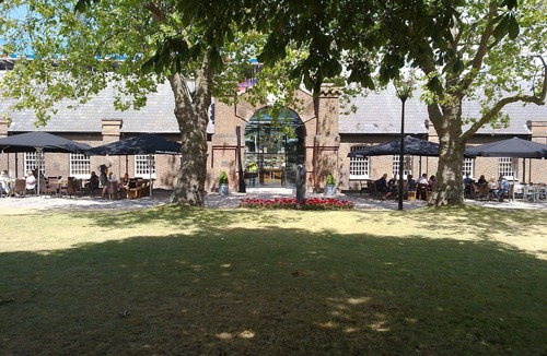 Woolwich House | Townhouse Overlooking Park Borough Of Greenwich. near Elizabeth Line Station