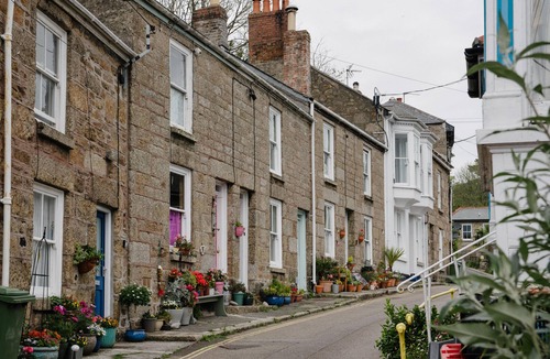 Mousehole Cottage | Traditional Fisherman's Cottage with 3 bedrooms