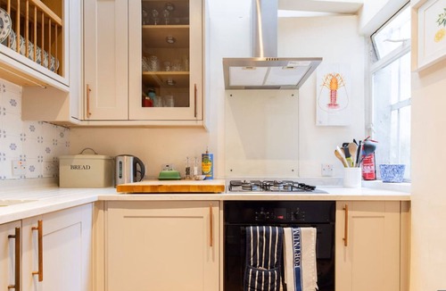 Lancaster Gate House | Traditional Treasure 3 Bedroom Home by Hyde Park