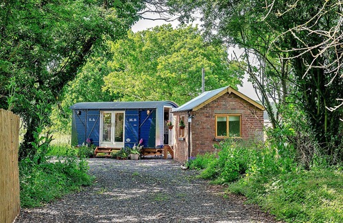 Stoney Stretton Ski Chalet | Train Carriage in Shrawardine with Starry Nights