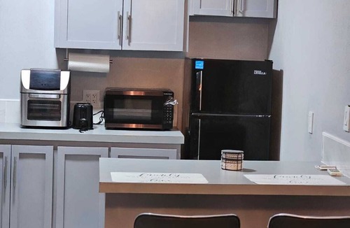 Nassau Apartment | Tranquil 1-bedroom apartment with AC in vibrant central Nassau.