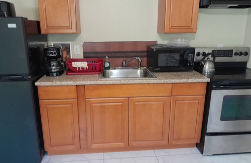 Lucaya Apartment | Tranquil and peaciful vacation get away. Near shopping and entertainment areas