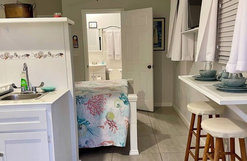 Nassau Apartment | Tranquil Queen Paradise