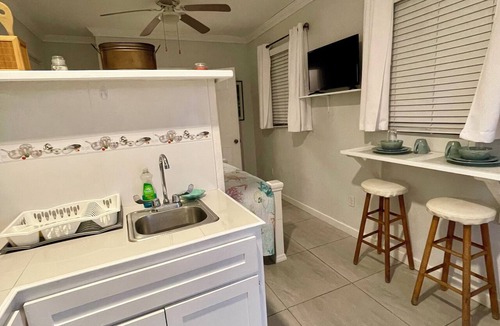 Nassau Apartment | Tranquil Queen Paradise