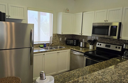 Alice Town House | "Tranquility" - 2 Bedroom/2 Bath