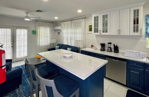 Nassau House | Tre'Tel Home Away #1 Centrally located, 5-minute Walk To The Beach 1800 sq. ft.