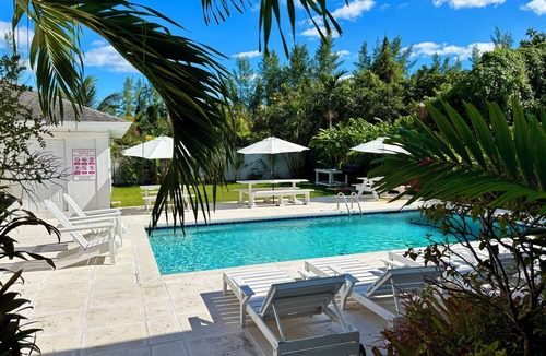 Nassau House | Tre'Tel Home Away #1 Centrally located, 5-minute Walk To The Beach 1800 sq. ft.